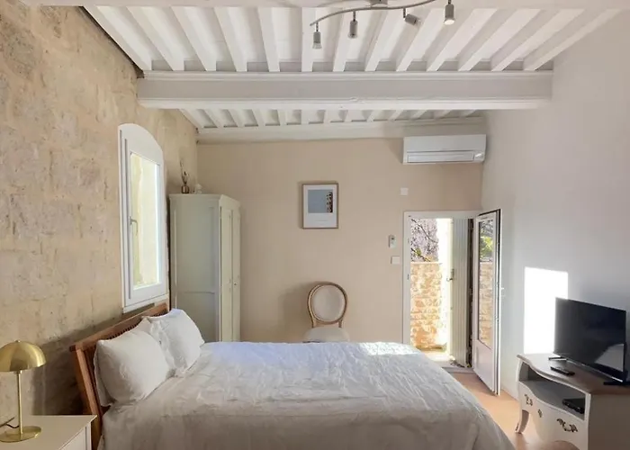 Le Cerisier Au Coeur D'Uzes