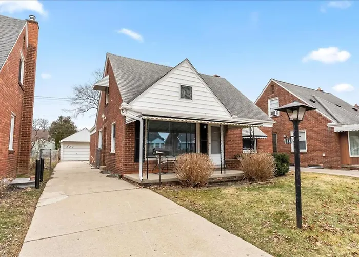 Near Greenfield Village-Downtown Dearborn-Oakwood