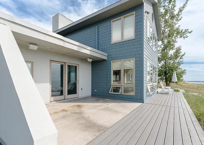 Dreamview- Private Lake Frontage