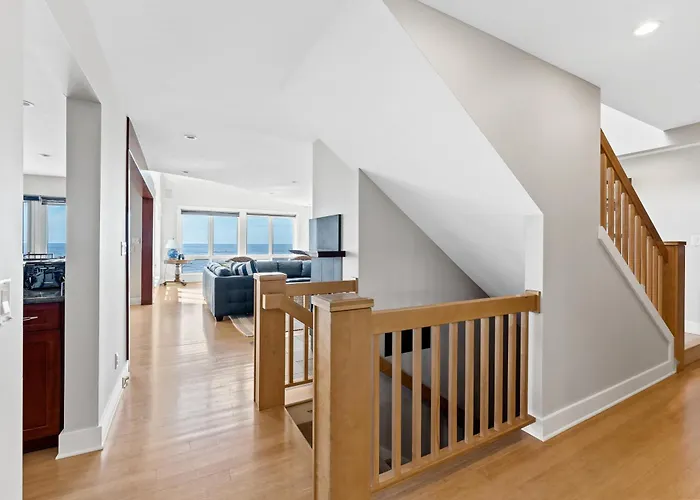 Dreamview- Private Lake Frontage