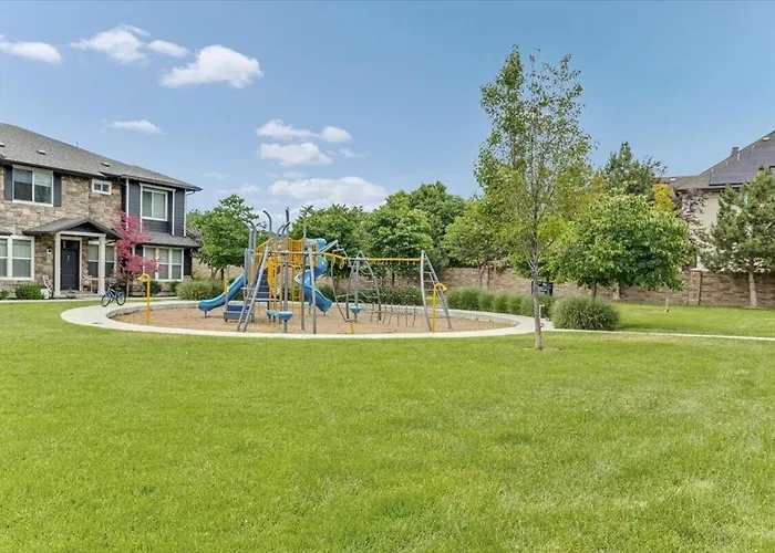 Modern W Pool, Gym, Hottub, Golf, Pet Friendly
