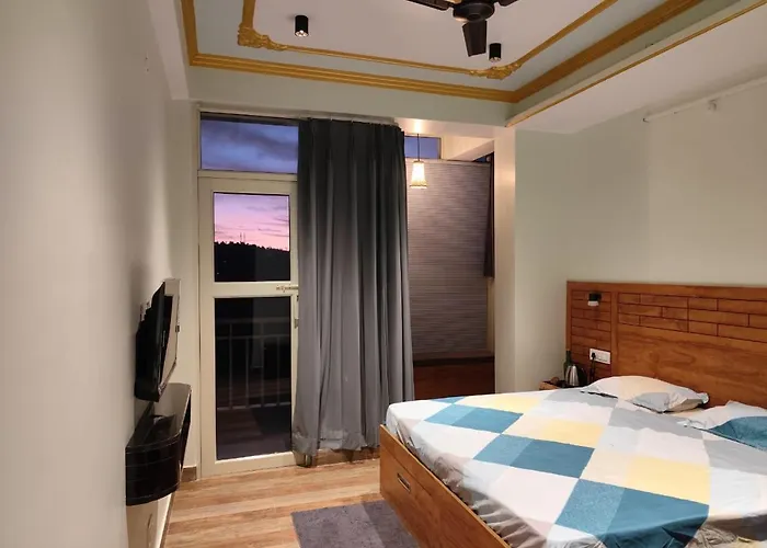 Starry Summit Suites