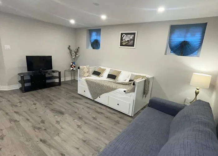 Cozyhaven A Private Entrance, Comfy Basement Apartment In Mississauga With Free Parking Conveniently Located With Easy Access To The Airport Downtown Toronto Major Malls And Highways For A Seamless Stay