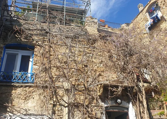 Casa Di Ingrida Bussana Vecchia