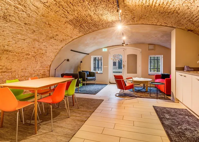 Beautiful Canal Apartment In Utrecht For 4 Persons