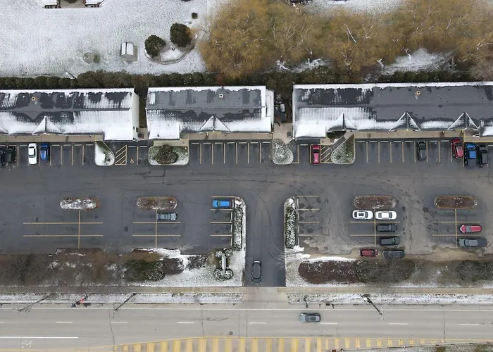 The Chalet Motel