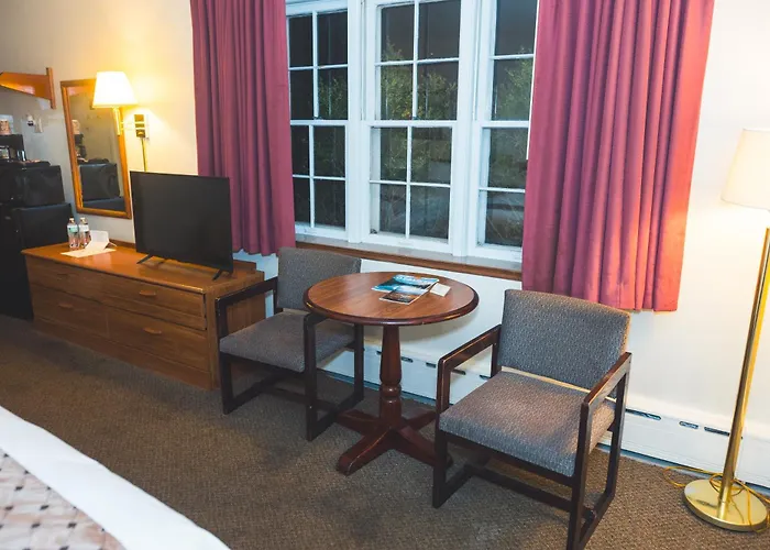 The Chalet Motel