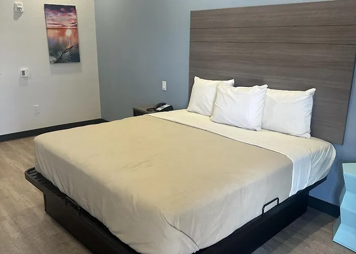 M&M Inn And Suites