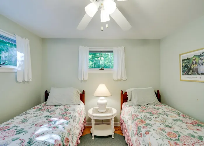 'Cherry Cottage' - Walk To Peninsula State Park!