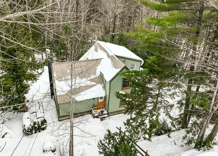 Rustic Intervale Hideaway W/ Deck & Wooded Views!