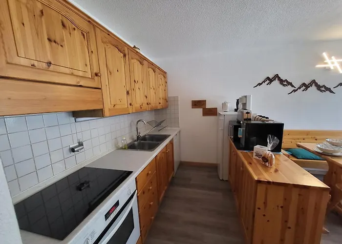 Charmant T3 Avec Jardin Et Garage, Au Coeur De Montgenevre