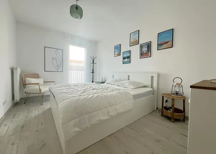 Appartement Centre Arcachon, Proche Plage, 6 Couchages, Balcon, Parking, Wifi Inclus