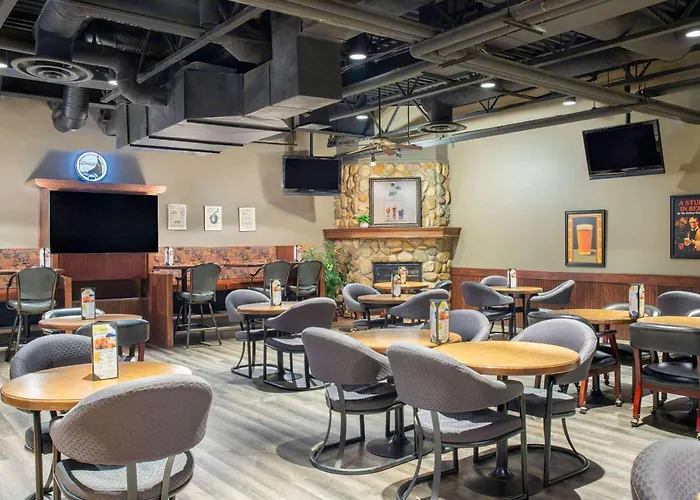 Days Inn & Conference Centre By Wyndham Camrose Norsemen