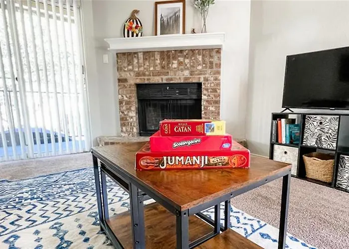Spacious Family Value Retreat - Pool And Garage
