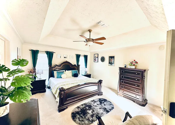Elegant Cozy Master Suite, Mgm!