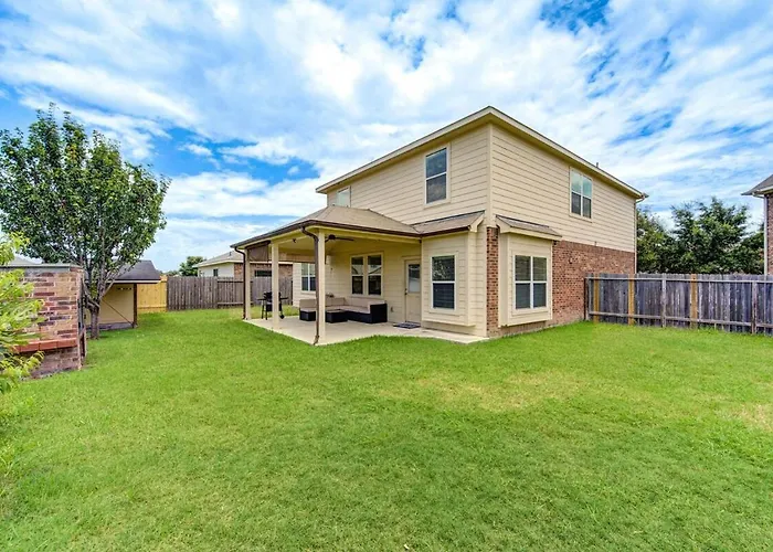 Elegant Retreat At Katy Houston, 2330 Sf, 4 Bedroom 2 And Half Baths, Game Room, King Bed, Bbq, Located Near Katy Asian Town, Typhoon Waterpark