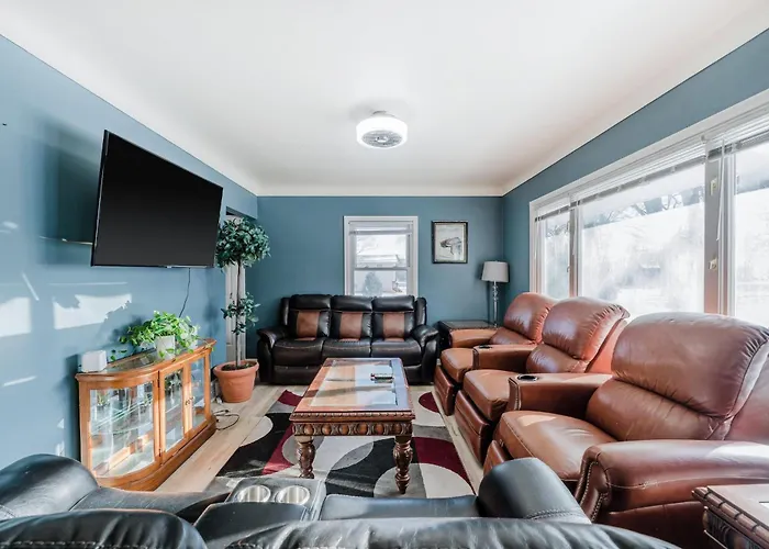 Cozy 3Br Home In Oakdale With Bbq & Private Patio!