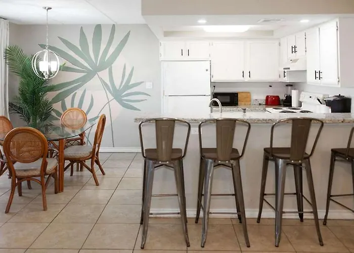 2 Bed 2 Bath 1St Floor Condo W Pool By Beach