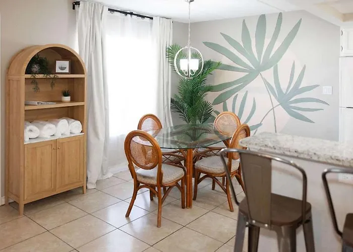 2 Bed 2 Bath 1St Floor Condo W Pool By Beach