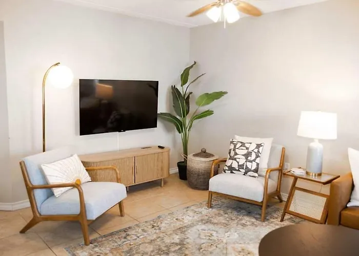 2 Bed 2 Bath 1St Floor Condo W Pool By Beach