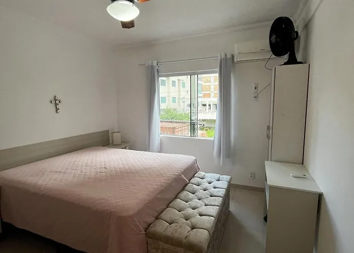Apartamento 30 mtrs do mar para 6 pessoas, Pereque -Porto Belo