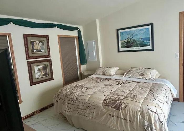 Private Home With Amazing Mountain Views-Two Bedroom And Two Bath
