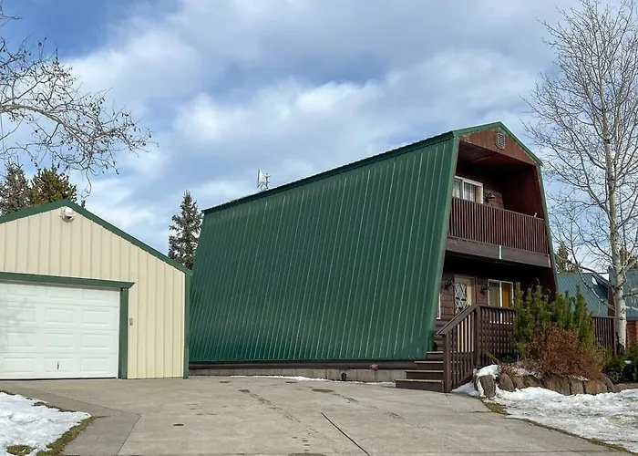 Cozy Bear Cabin Getaway