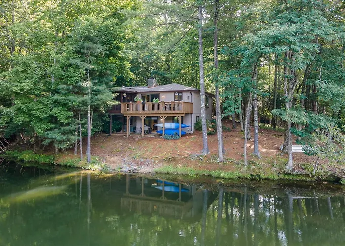 Connestee Lakefront Retreat - Lakefront Retreat In Connestee Fal