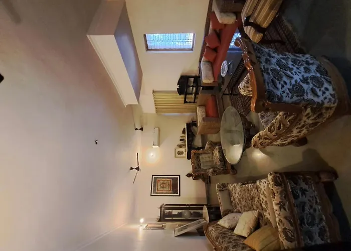 Chaps Le Guest House