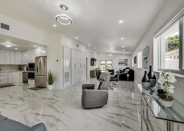 Luxurious Tropical Private Oasis By Mia Airport