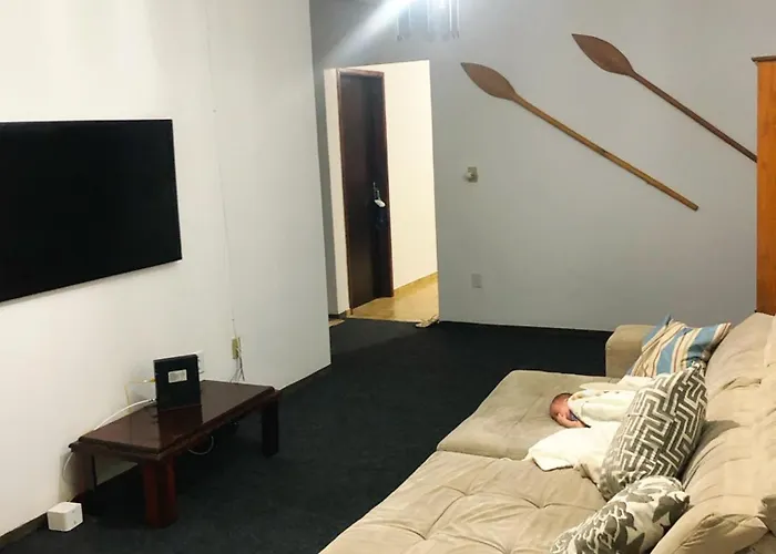 Quarto econômico 50 metros da praia