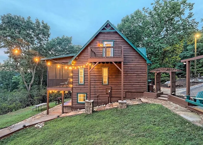 Serene Mountain Retreat Near Helen