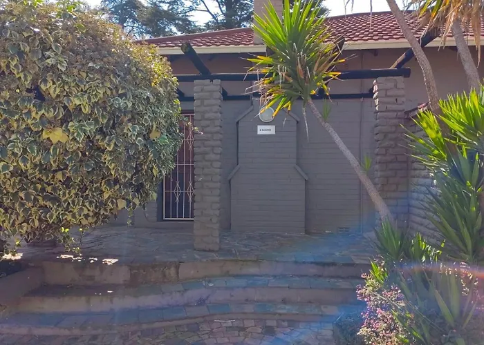 Sibahlenomhlambi Guesthouse