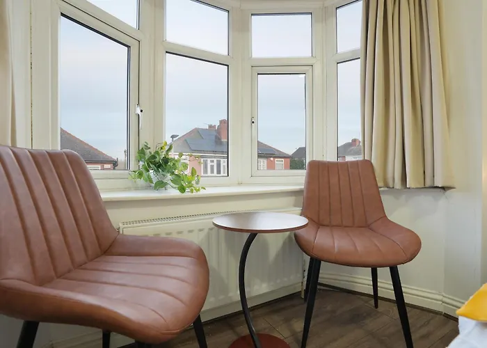 Comfortable Ensuite Rooms And Ample Street Parking