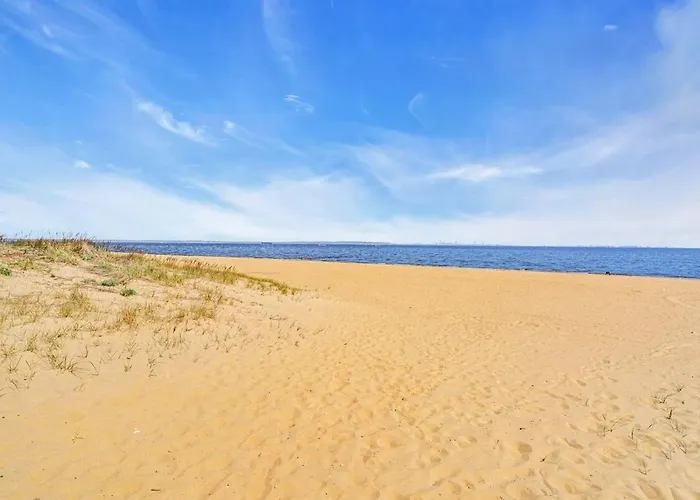 Bayview Coastal Home - Steps To Shore & Free Parking