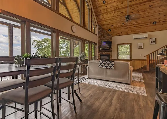 Mountain Crest Cabin-Relaxing Fall Vacation In Jasper