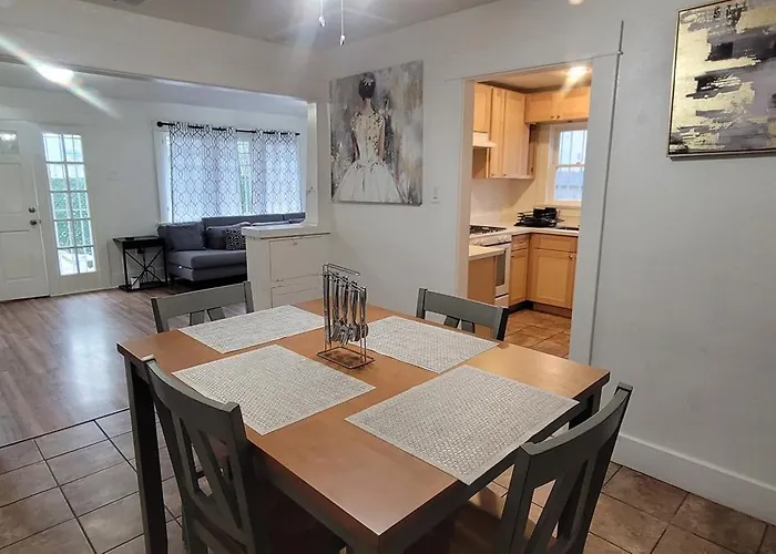 Private 3 Bedroom Home In Los Angeles - Gardena, California
