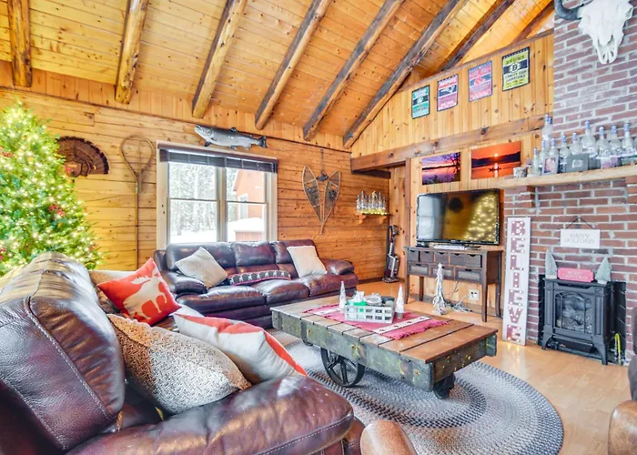 Deck & Fire Pit: Secluded Cabin Near Lake Francis!