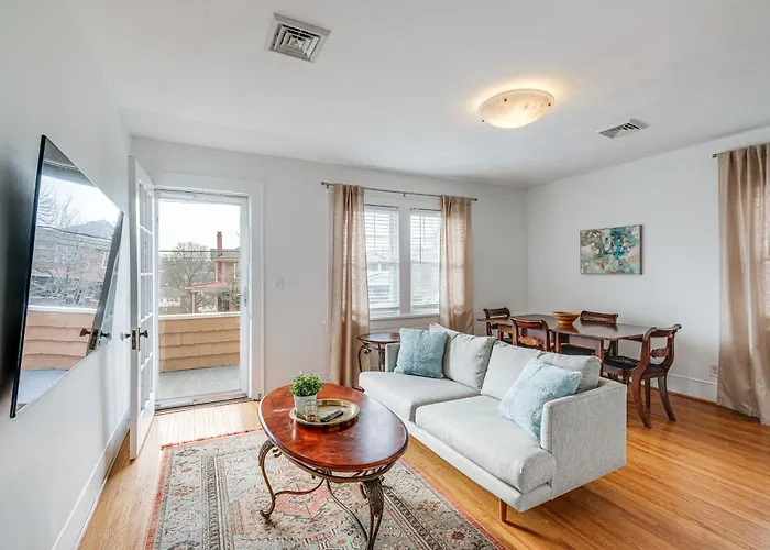 < 3 Mi To Dtwn Roanoke: Inviting Unit W/ Balcony
