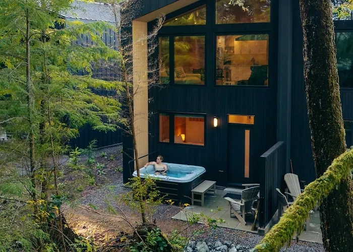 Calmwater Retreat New 2 Bedroom Hot Tub