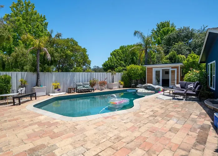 Family Friendly 3Bed ,2Bath Pool, Hot-Tub, Cold Plunge, Sleeps 8