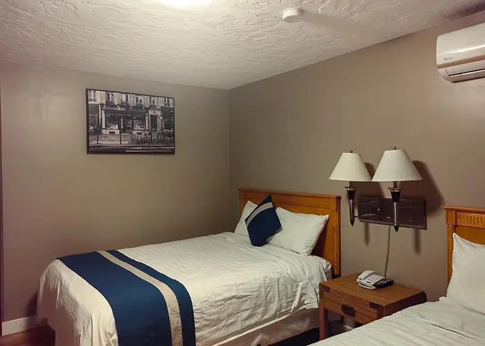 Harbour Light Motel