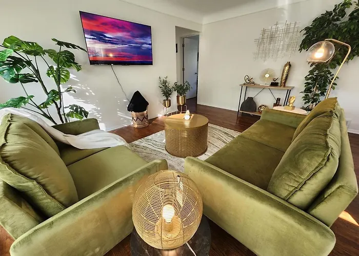 4-Br House, Walkable Distance To Michigan Stadium!