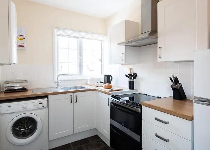 Dolphin Apartment, Thorpeness - Only A Short Stroll From The Beach, Thorpeness Lake, Country Club And Golf Club