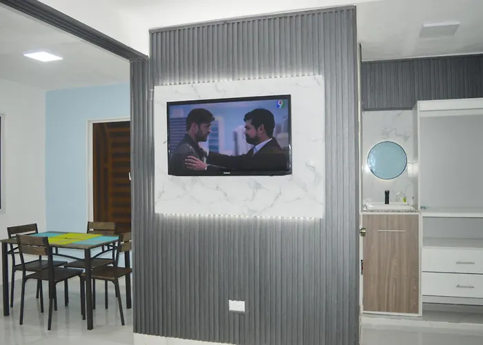Apartamento Amueblado Caribe: Convenient Airport Retreat