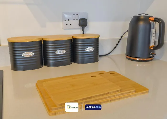 Luxury 1 Bedroom Apartment With Free Parking