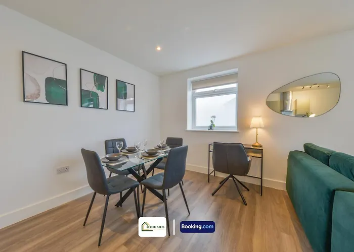 Luxury 1 Bedroom Apartment With Free Parking