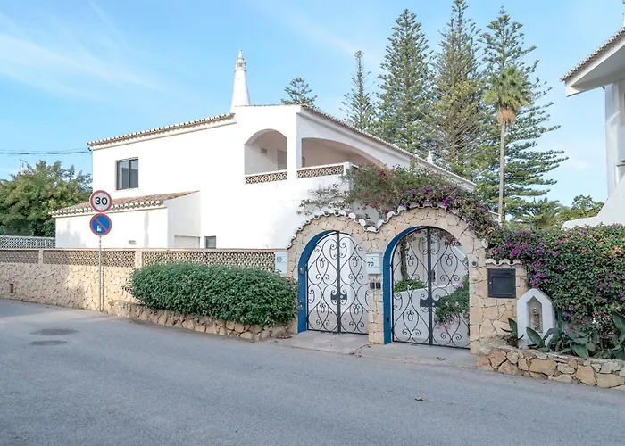 5 Bedroom Beach House In Luz, Lagos