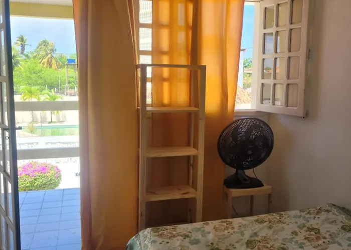 Duplex em Condomínio familiar com 03 quartos à 200m da praia e 500m do Veneza Water Park