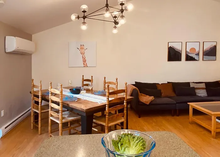 Kingstonstays The Neighbourhood, Expansive Loft, Free Parking